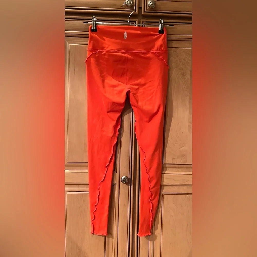 NWOT Free People Hearts Aflutter Leggings